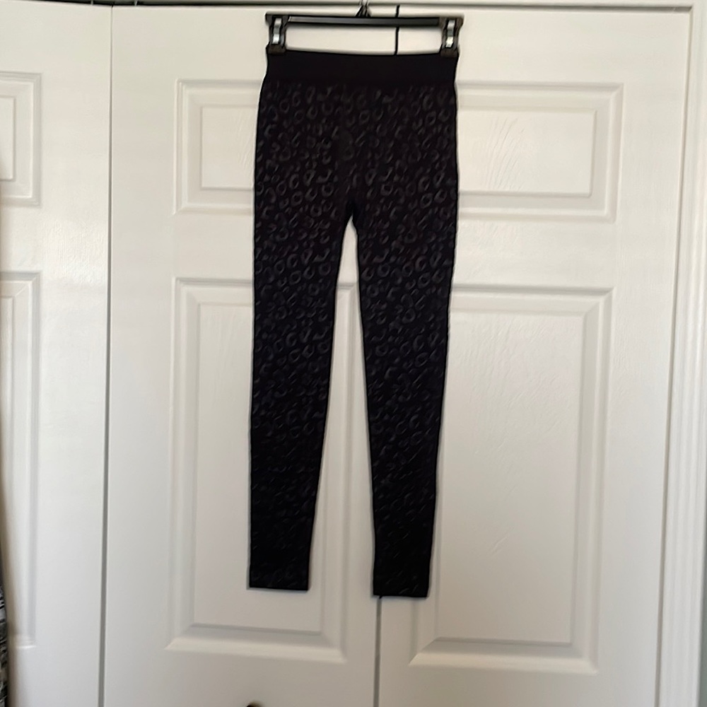 Black leopard leggings